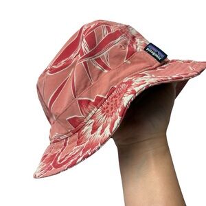 Patagonia Wavefarer Coral Orange Floral Packable Durable Quick Dry Bucket Hat